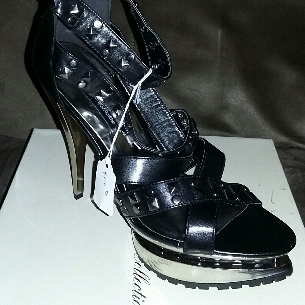 Lug sole platform pumps